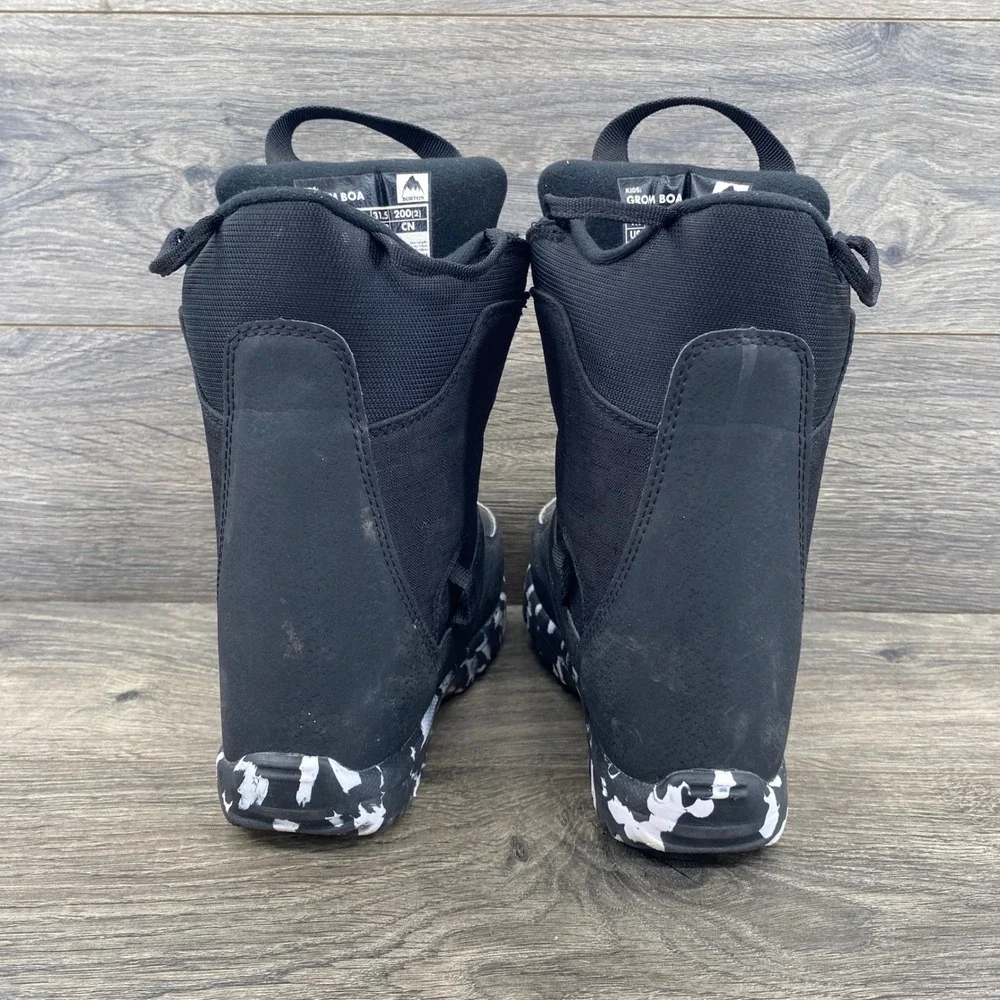 Burton Grom BOA Snowboard Boots Kids 1K Black White Marbled Sole 15089102